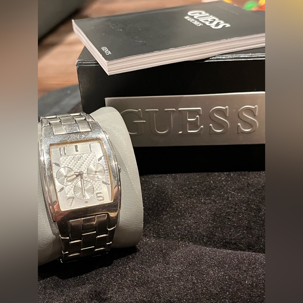 🌙 B137 Guess G84256G stainless steel watch